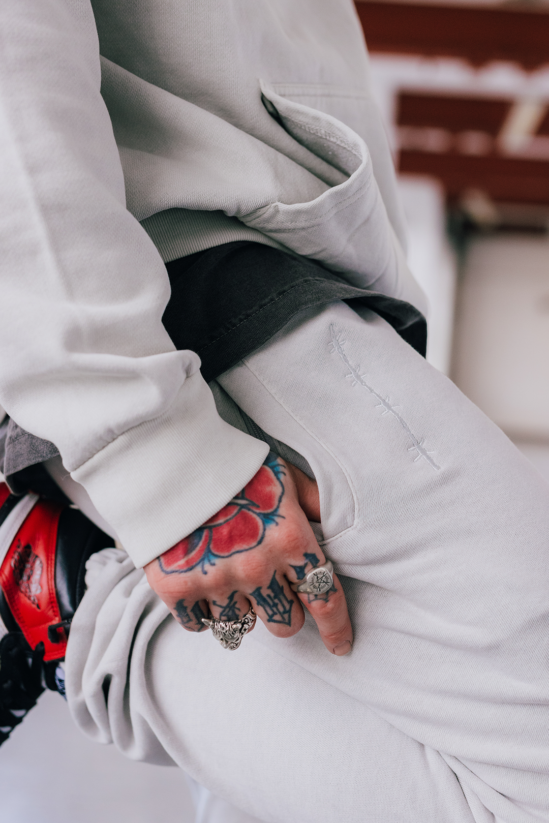 SLAM EMBROIDERED SWEATPANTS GREY